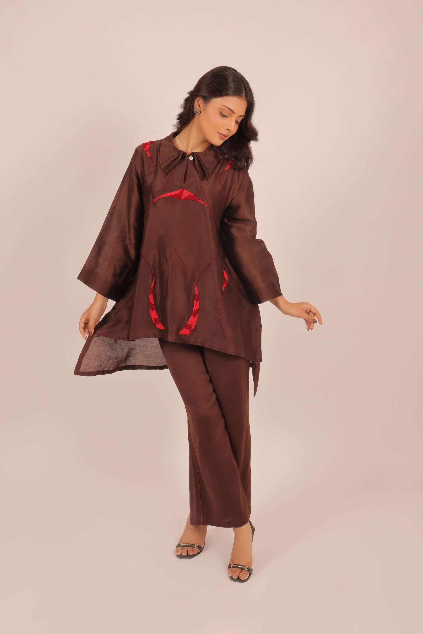 Elevate your wardrobe with our Chocolate Espresso Embroidered Silk Tunic Set. - Image 3