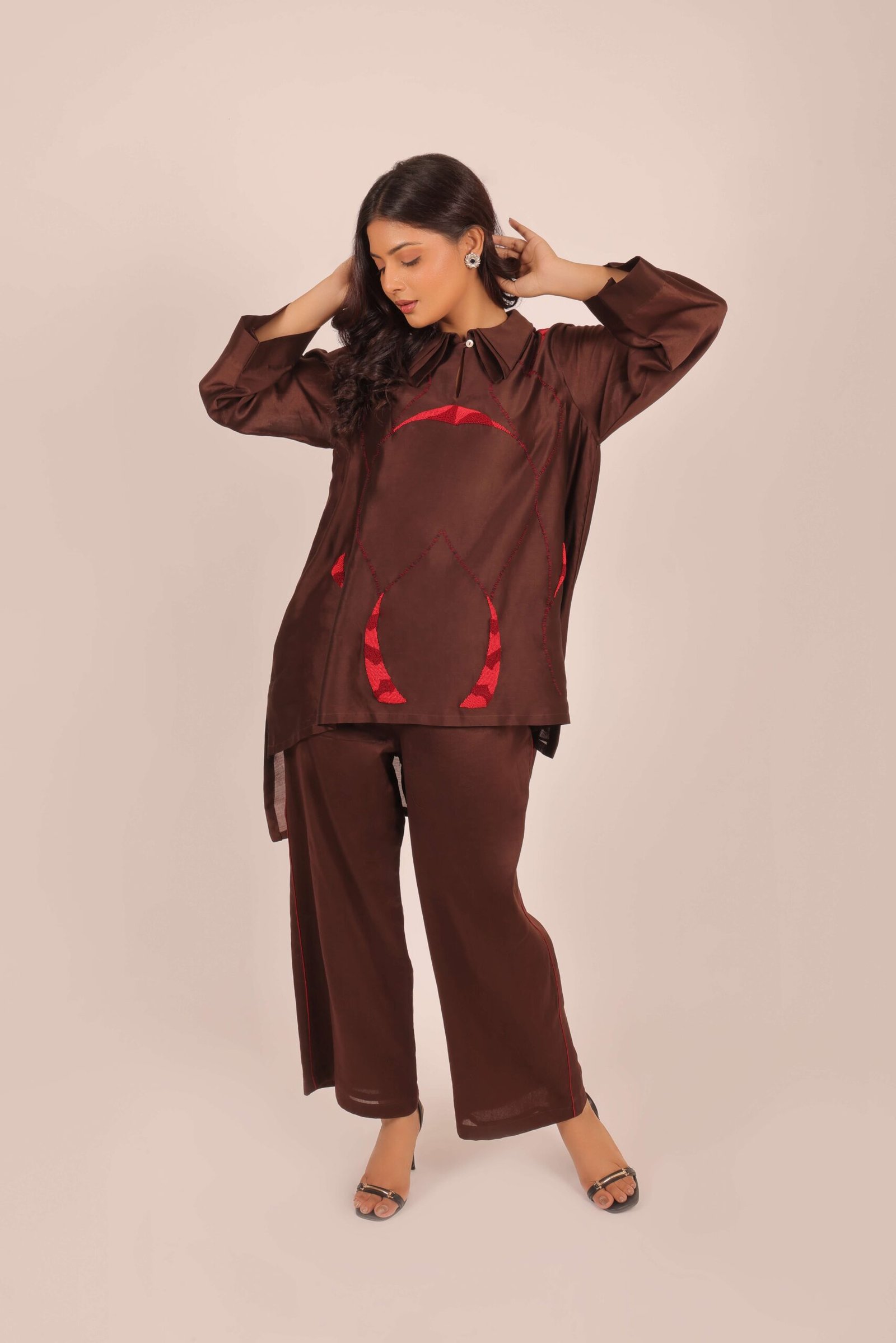 Elevate your wardrobe with our Chocolate Espresso Embroidered Silk Tunic Set. - Image 2