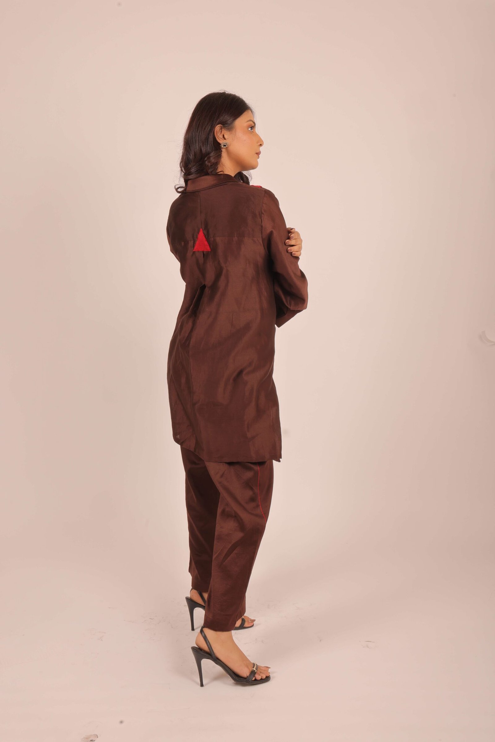 Elevate your wardrobe with our Chocolate Espresso Embroidered Silk Tunic Set. - Image 4